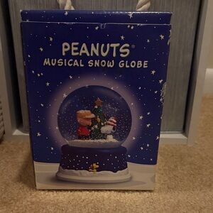 Hallmark Peanuts Musical Snow Globe - Blue and White